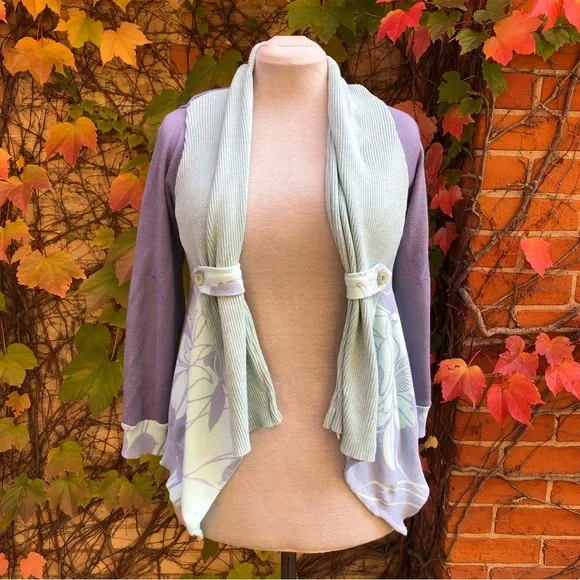 Stylish Women's Sweater in Purple and Blue - Picture 3 of 9